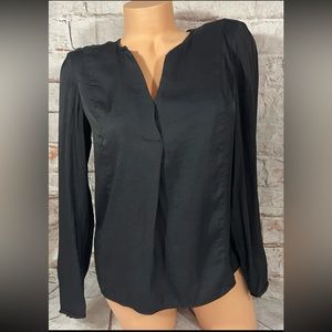 Banana Republic Blouse Top Shirt 
Silky 
Black
Size XS